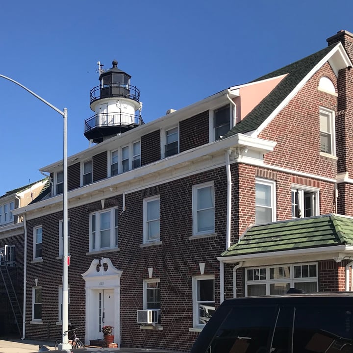 Coney Island Lighthouse in New York City - Ask AI | mindtrip
