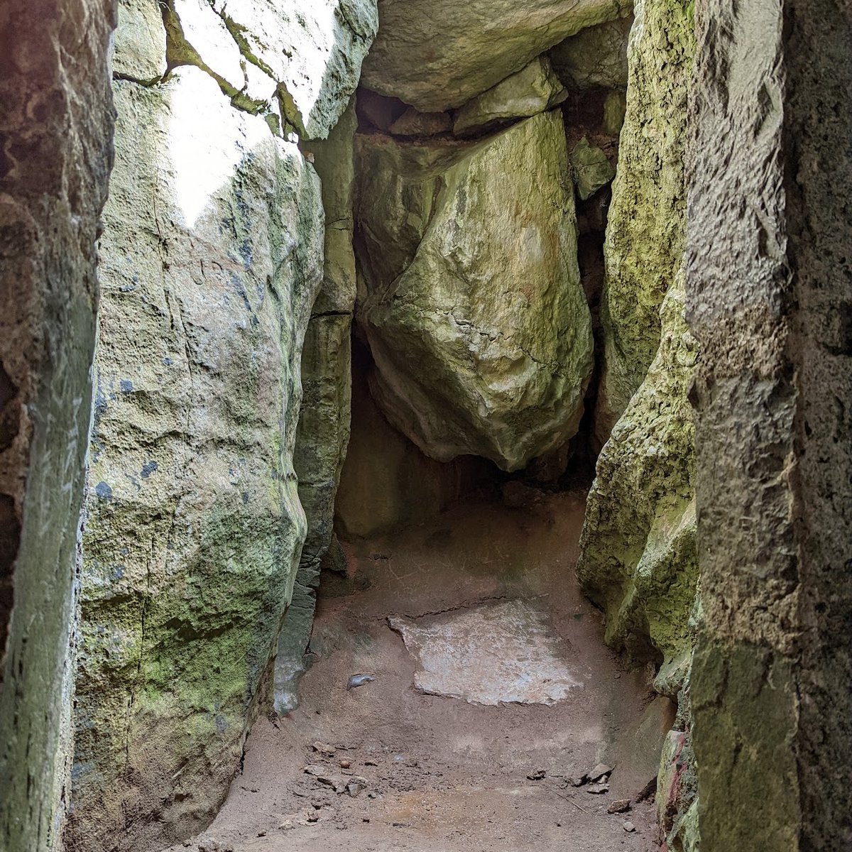 リリパットレーン  ST GOVAN'S CHAPEL Saint Govan's Chapel | What to Know Before You Go