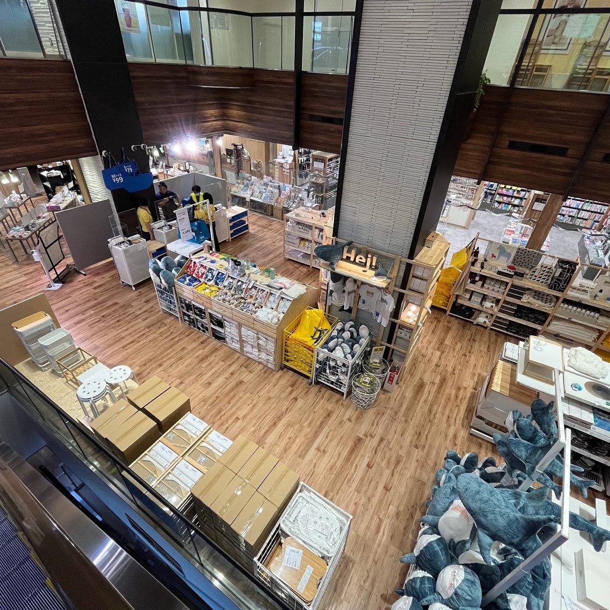 シザーセット　竣工記念　横浜駅　東口地下広場　東西自由通路 横浜駅西口 中央自由通路とジョイナス地下街を繋ぐ仮地下通路が