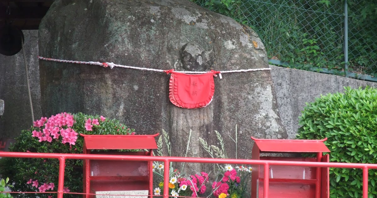 万年坂の地蔵石仏 in Takarazuka, Hyogo Prefecture - Ask AI